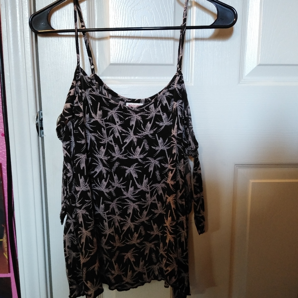Off shoulder palm tree tank